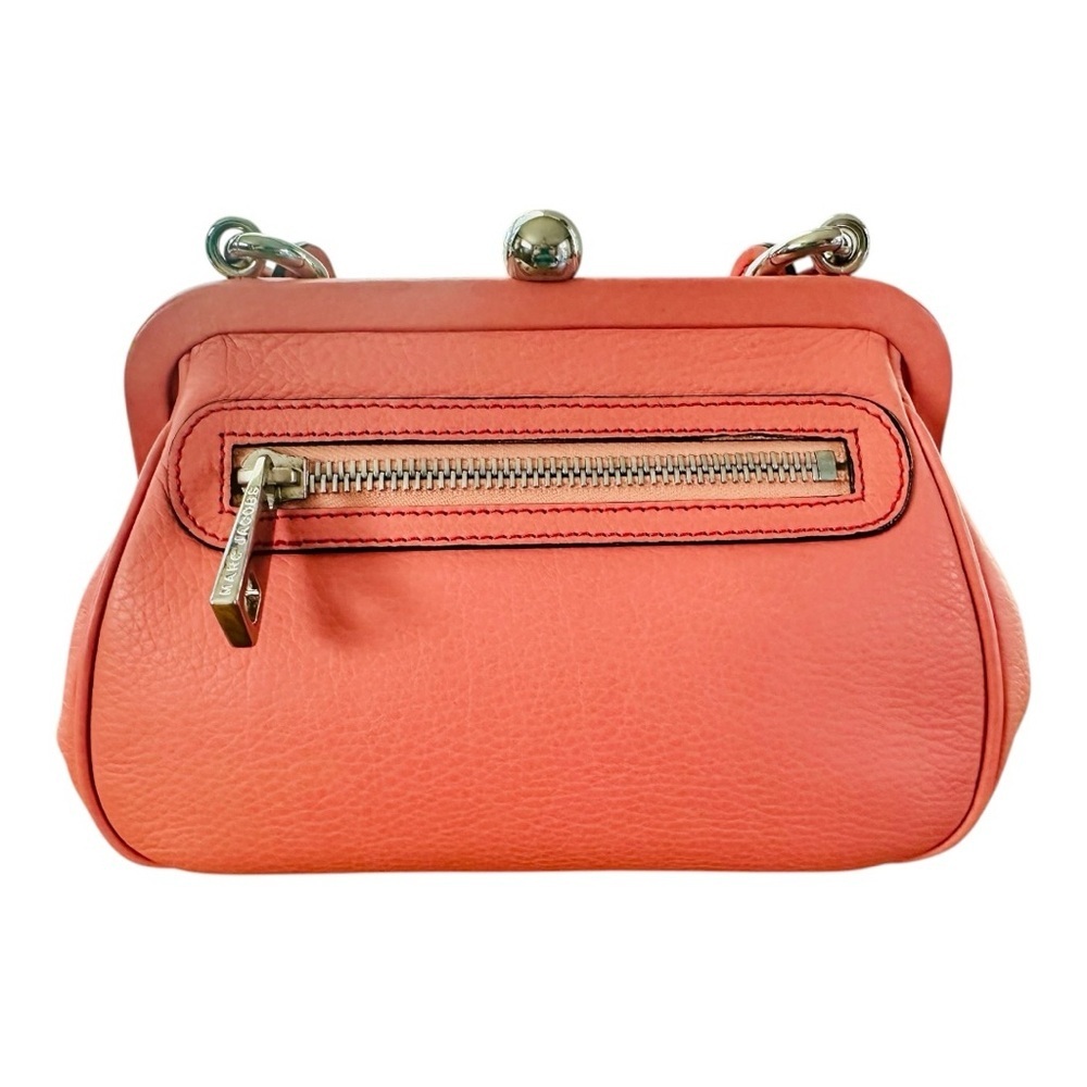 Marc Jacobs Classic Coral Pebbled Leather Kiss-Lock Frame Bag with Chain Strap - Picture 2 of 11